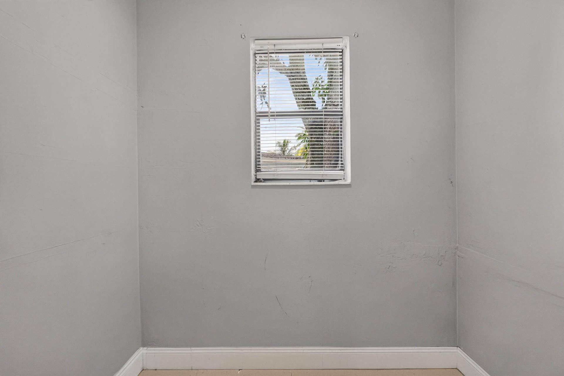 27-web-or-mls-7571-27