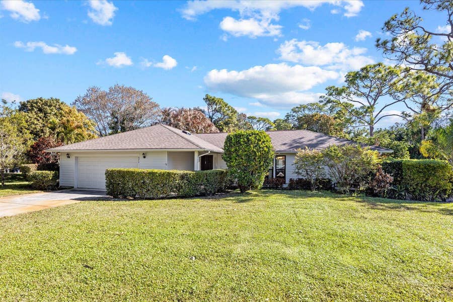 Property photo for 571 NE TOWN Terrace, Jensen Beach, FL