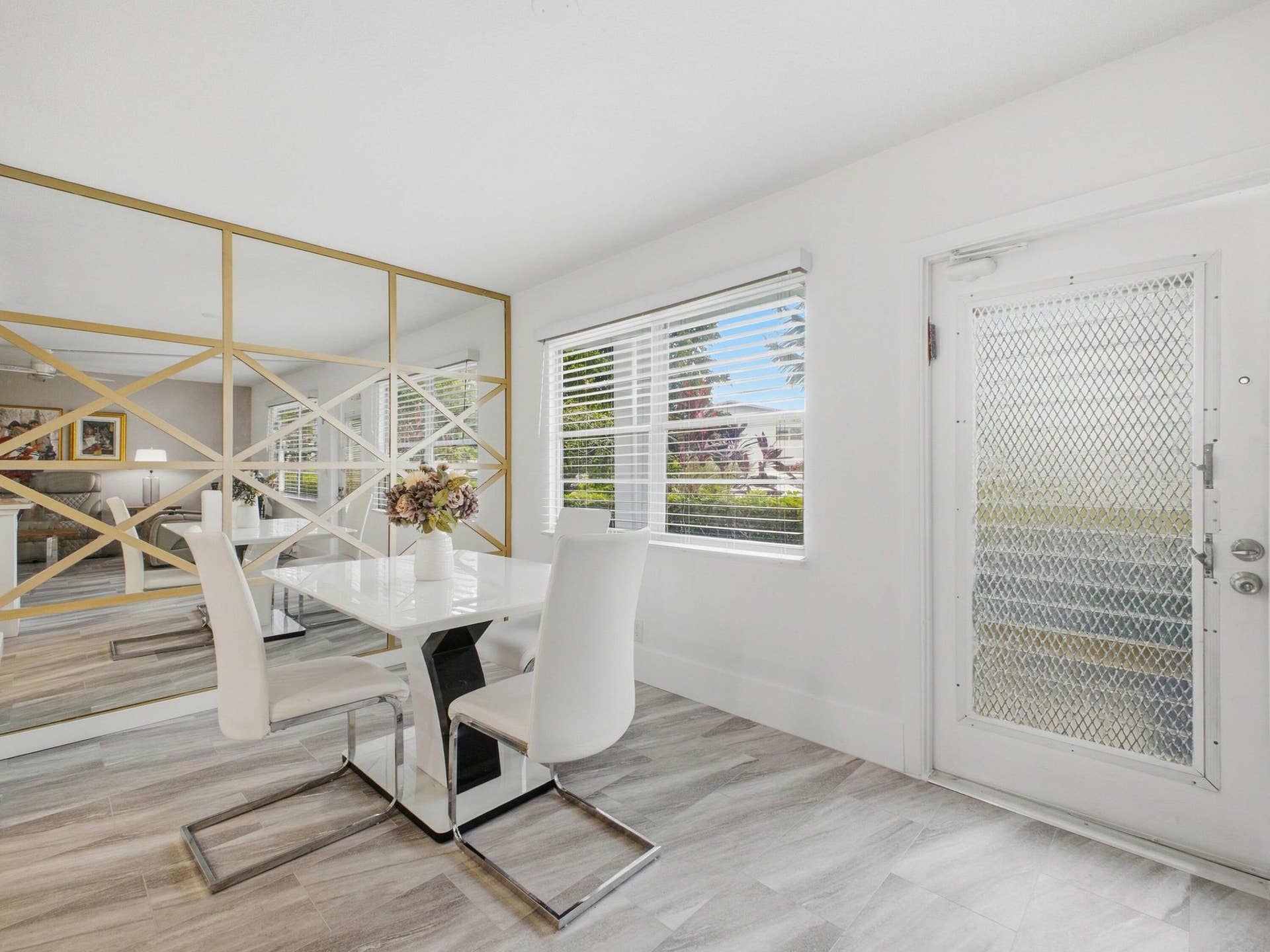 1025 VENTNOR H E, #1025, Deerfield Beach, FL 33442 Dining Entry