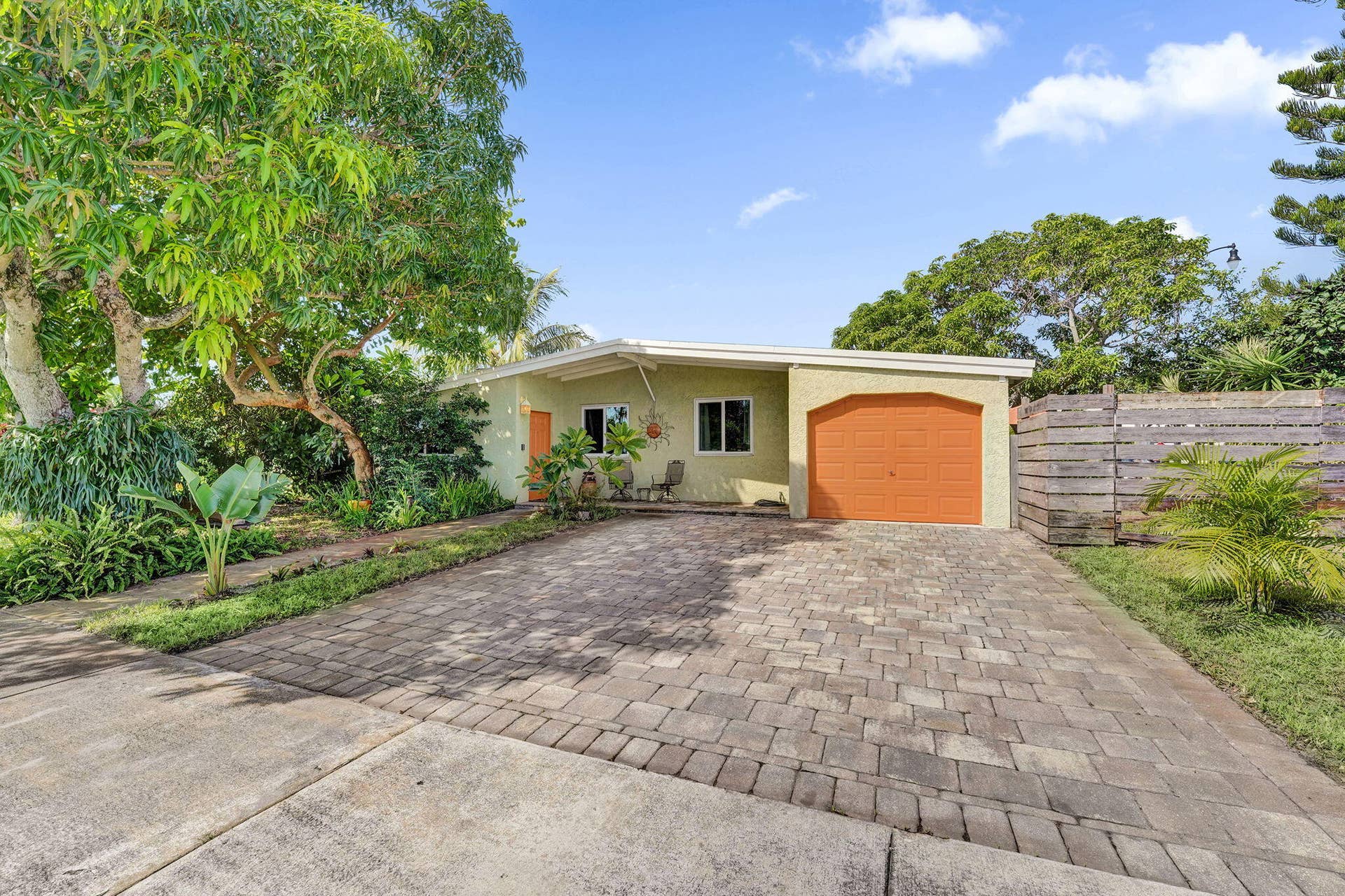 4541 NE 14TH Terrace, Pompano Beach, FL 33064 front