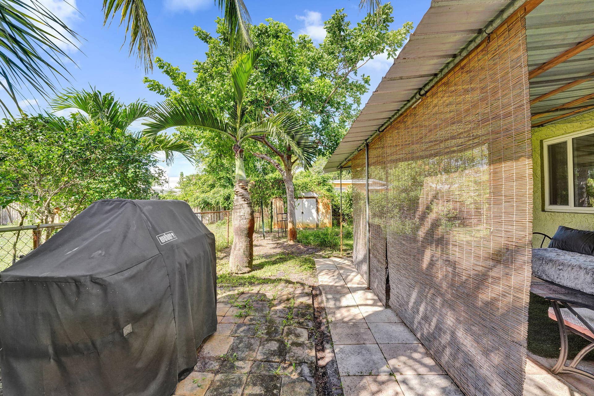 4541 NE 14TH Terrace, Pompano Beach, FL 33064 grill
