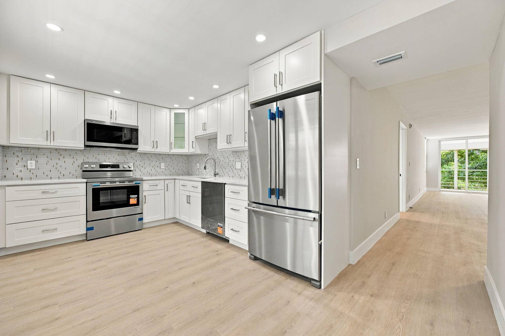 11-web-or-mls-806-cypress-grove-ln-303