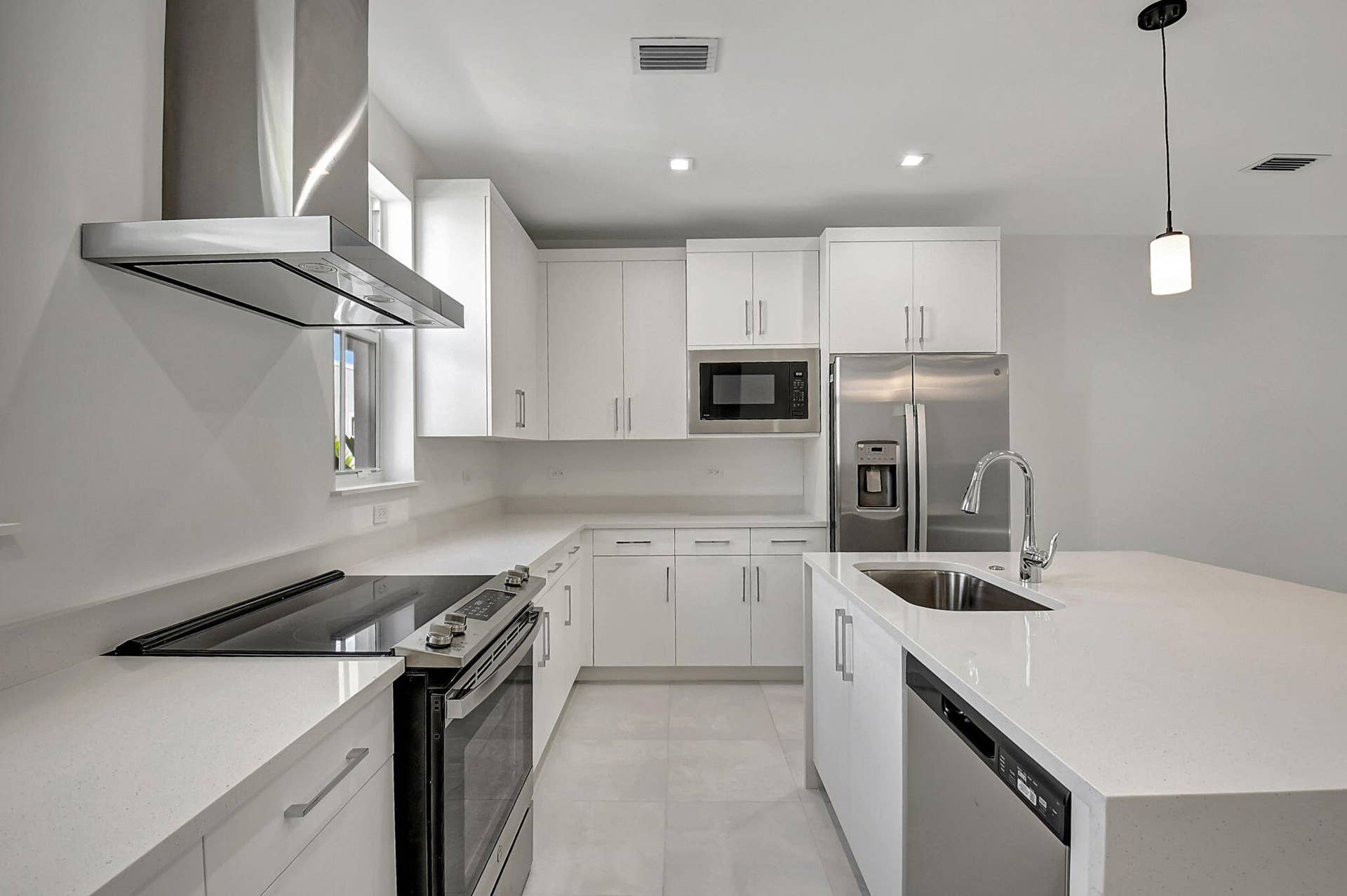 54 Atlantic Grove Way, Delray Beach, FL 33444 range with hood