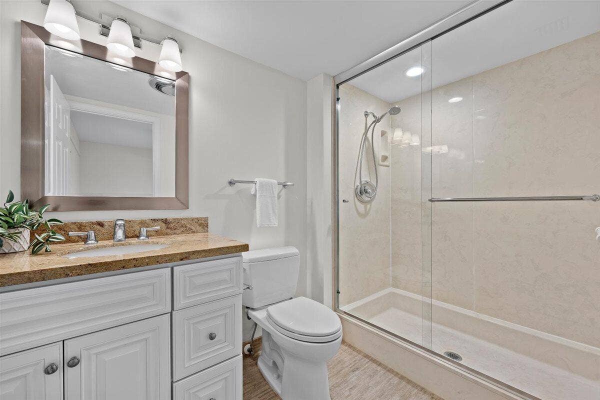 2nd Full Bathroom