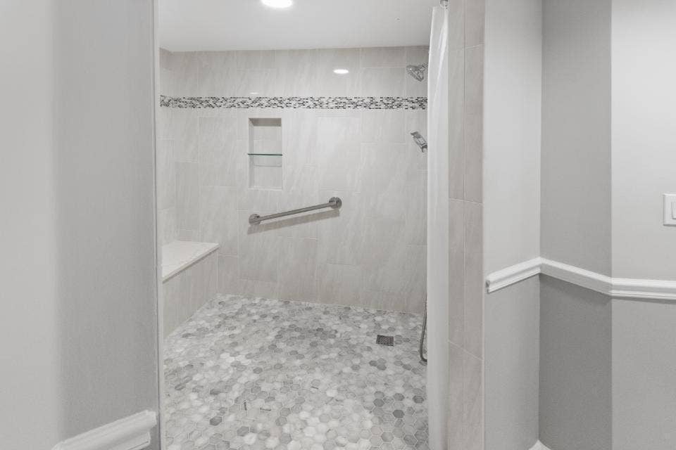 100 Lakeshore Drive, #754, North Palm Beach, FL 33408 Master Bathroom Walk-in Shower