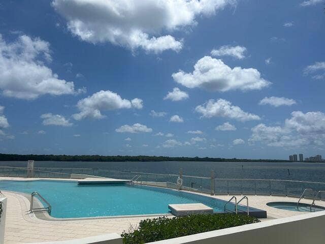 100 Lakeshore Drive, #754, North Palm Beach, FL 33408 thumbnail_IMG_3931