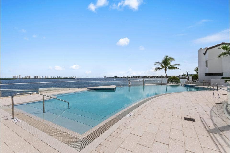 100 Lakeshore Drive, #754, North Palm Beach, FL 33408 New Pool and Hot Tub