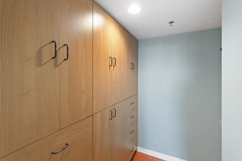 100 Lakeshore Drive, #754, North Palm Beach, FL 33408 Guest Bedroom Walk-in Closet
