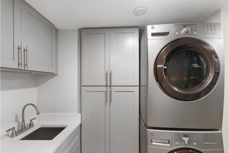 100 Lakeshore Drive, #754, North Palm Beach, FL 33408 Updated Laundry