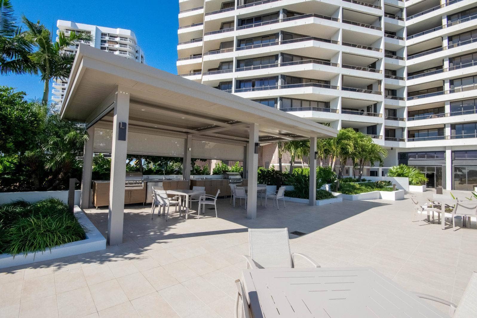 100 Lakeshore Drive, #754, North Palm Beach, FL 33408 Summer BBQ Area