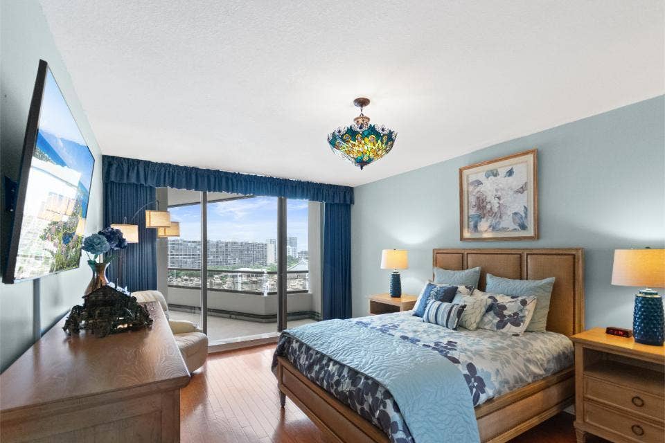 100 Lakeshore Drive, #754, North Palm Beach, FL 33408 Guest Bedroom