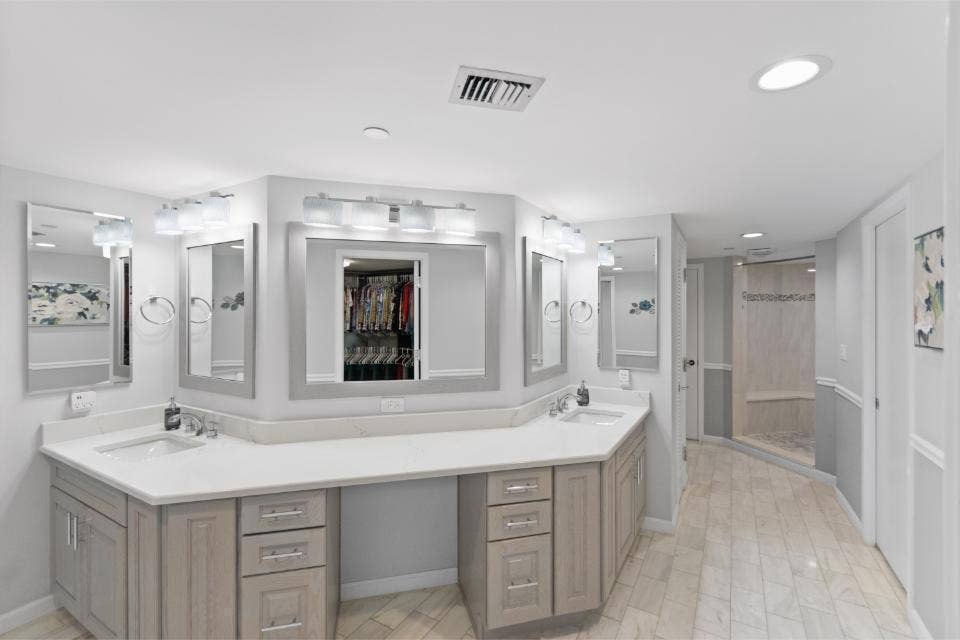 100 Lakeshore Drive, #754, North Palm Beach, FL 33408 Master Bathroom Vanity