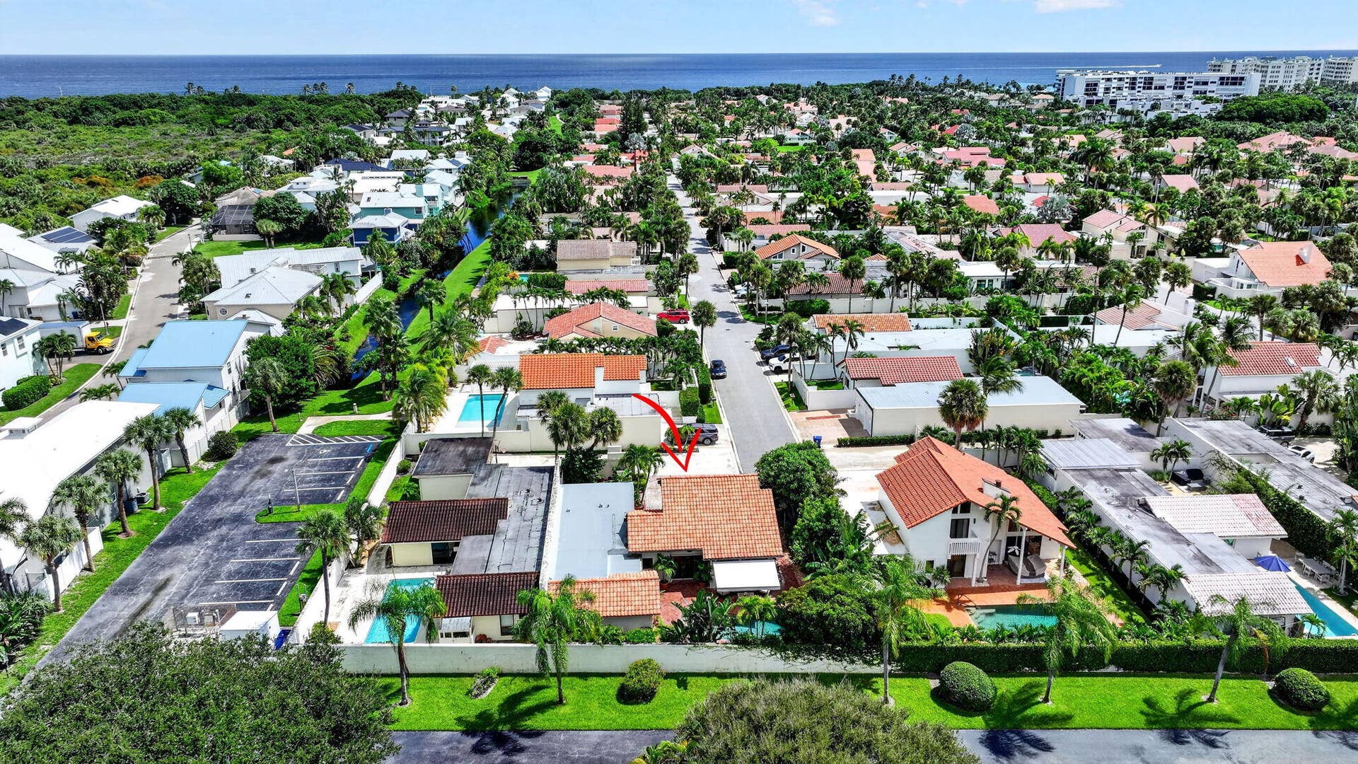 105 SANDPIPER Circle W, Jupiter, FL 33477 Moments to Jupiter's Pristine Beaches and Waterways