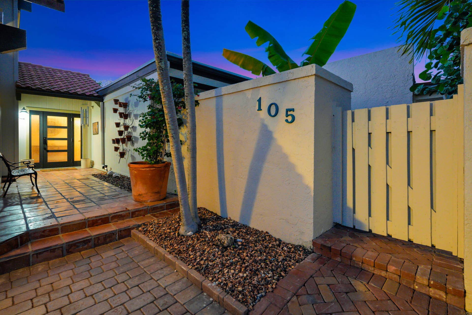 105 SANDPIPER Circle W, Jupiter, FL 33477 Primary and Private Courtyard Entrance