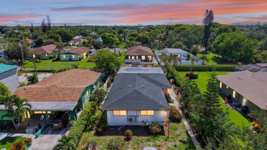 Property photo for 27 NW 14TH Avenue, Delray Beach, FL
