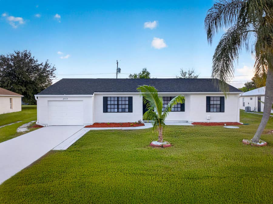 Property photo for 2557 SE Robin Circle, Port St Lucie, FL