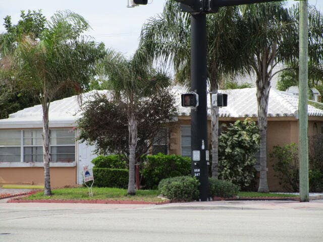 4565 N OCEAN Drive, #House, Lauderdale By The Sea, FL 33308 IMG_0312