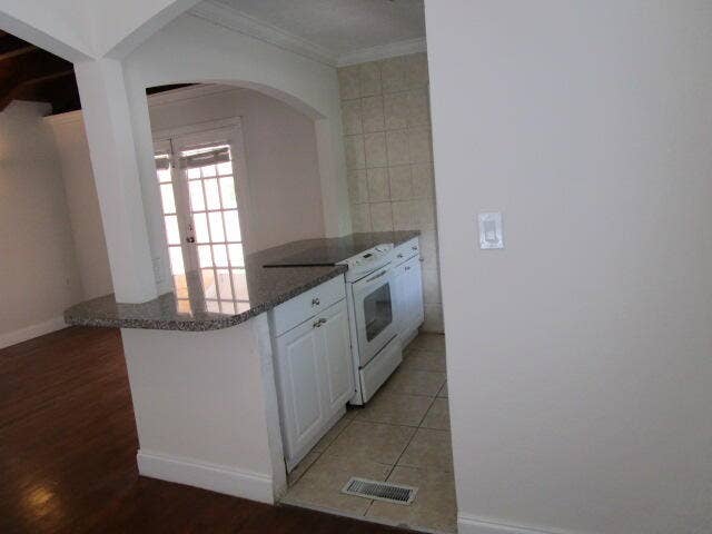 4565 N OCEAN Drive, #House, Lauderdale By The Sea, FL 33308 IMG_0223