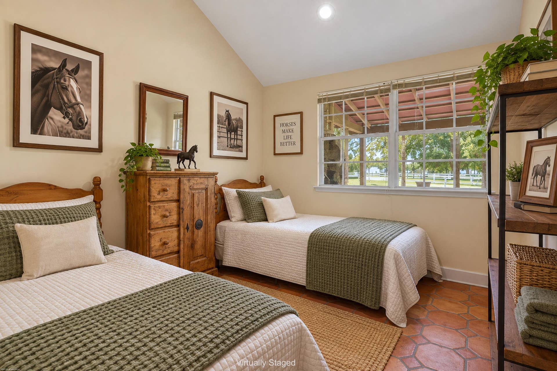 3516 Hanover Circle, Loxahatchee, FL 33470 Bedroom in barn apartment/lounge