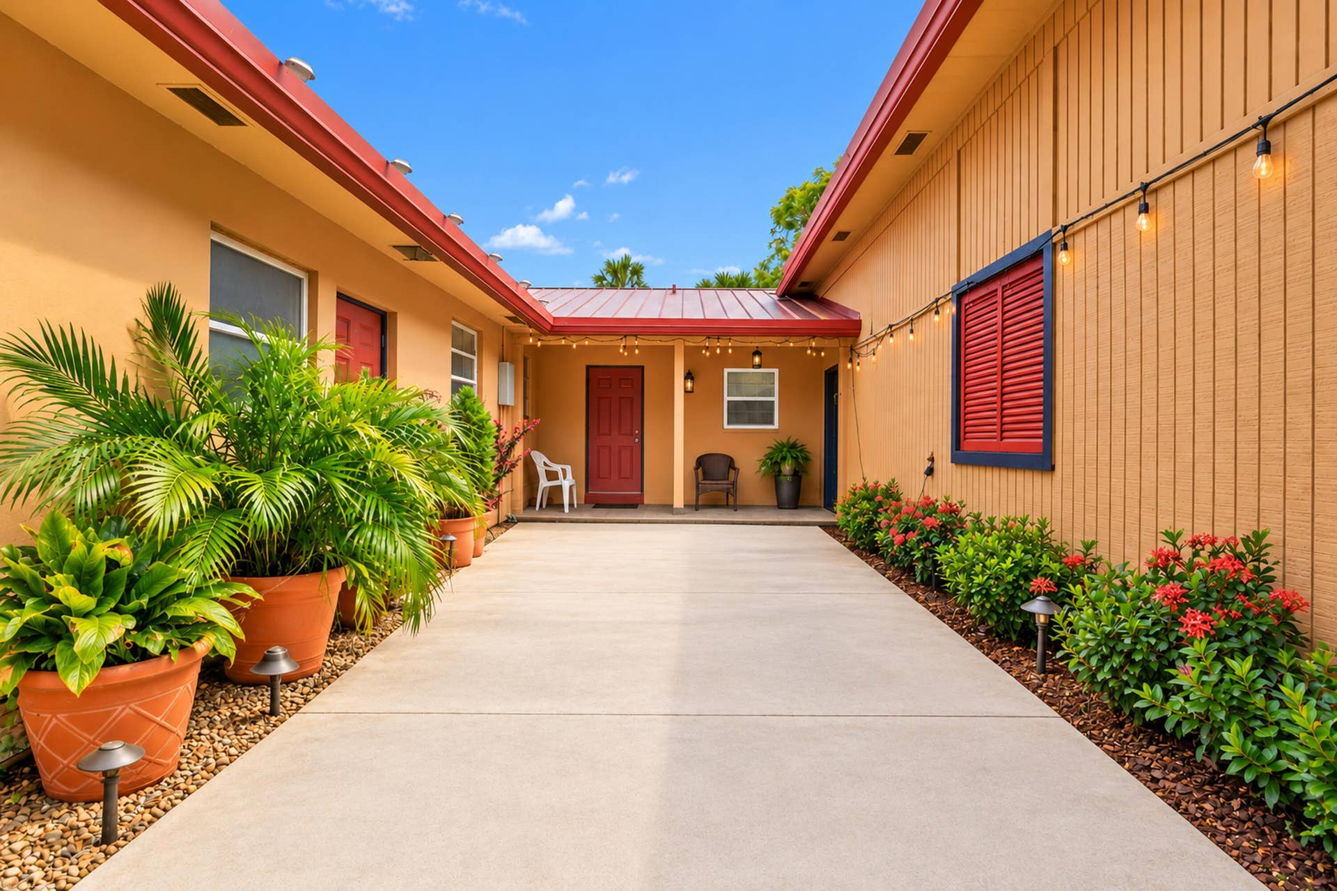 3516 Hanover Circle, Loxahatchee, FL 33470 Entry Courtyard to the Apartments