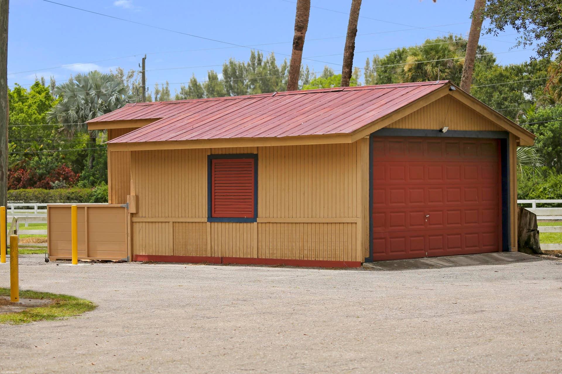 3516 Hanover Circle, Loxahatchee, FL 33470 Tractor Garage