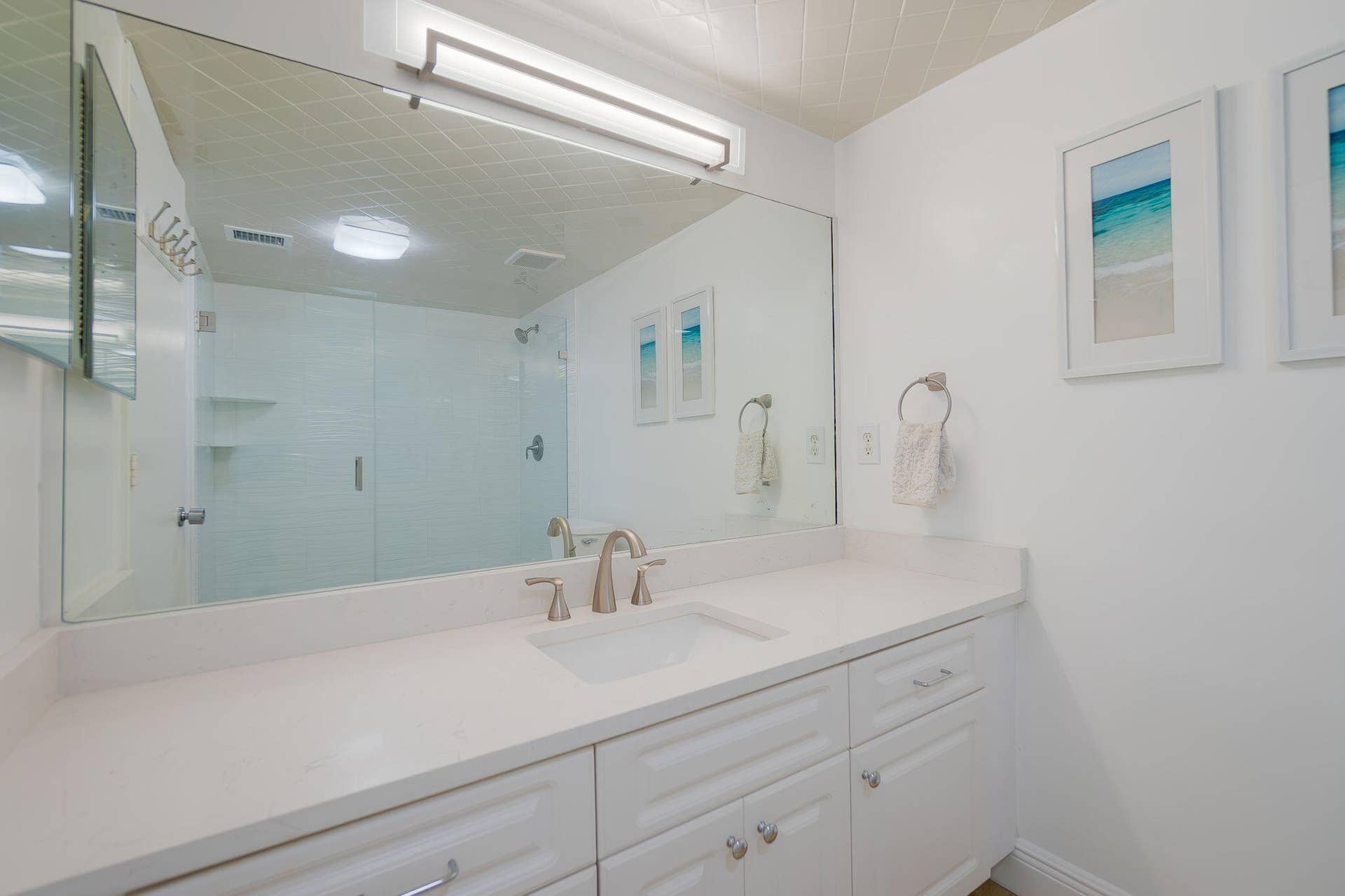 2565 S Ocean Boulevard, #205-N, Highland Beach, FL 33487 GUEST BATHROOM