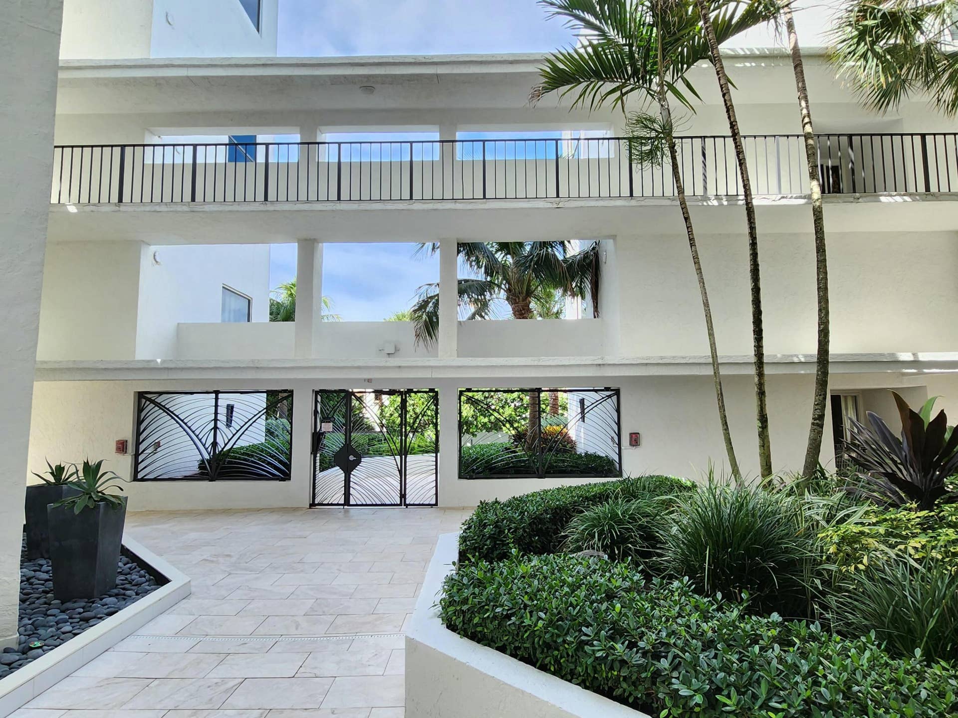 2565 S Ocean Boulevard, #205-N, Highland Beach, FL 33487 COURTYARD