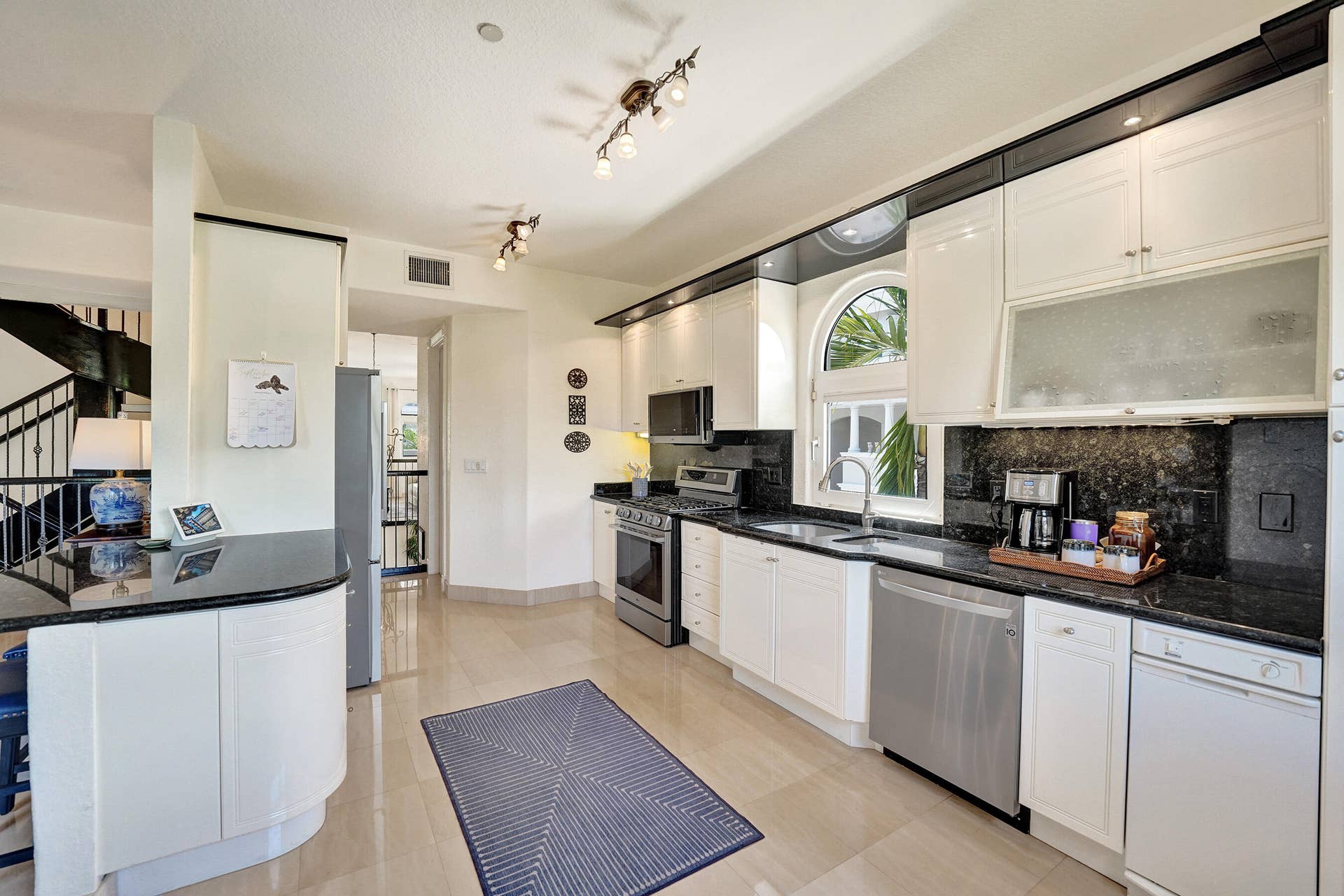 1780 Bay Drive, Pompano Beach, FL 33062 Kitchen 2