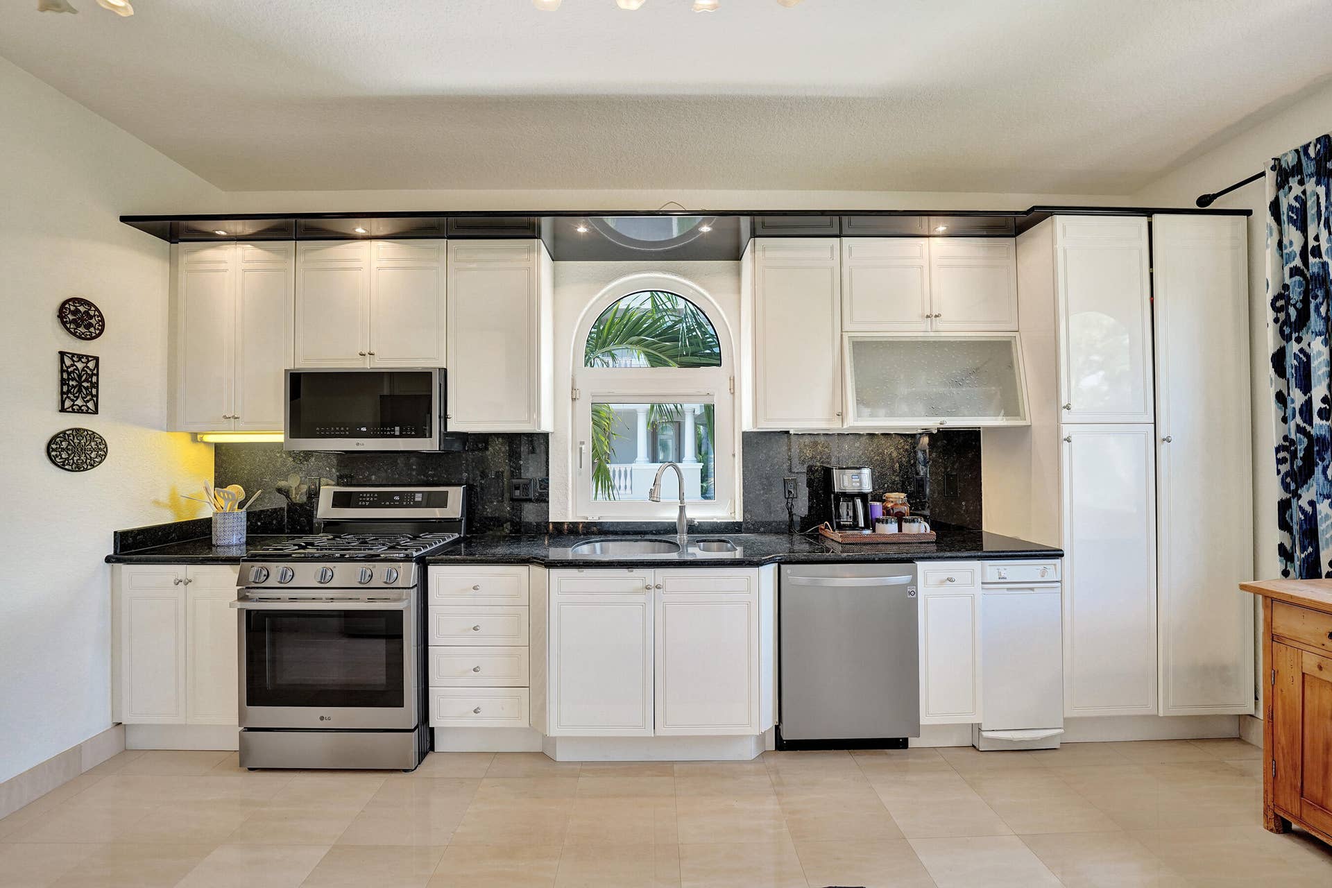 1780 Bay Drive, Pompano Beach, FL 33062 Kitchen 5