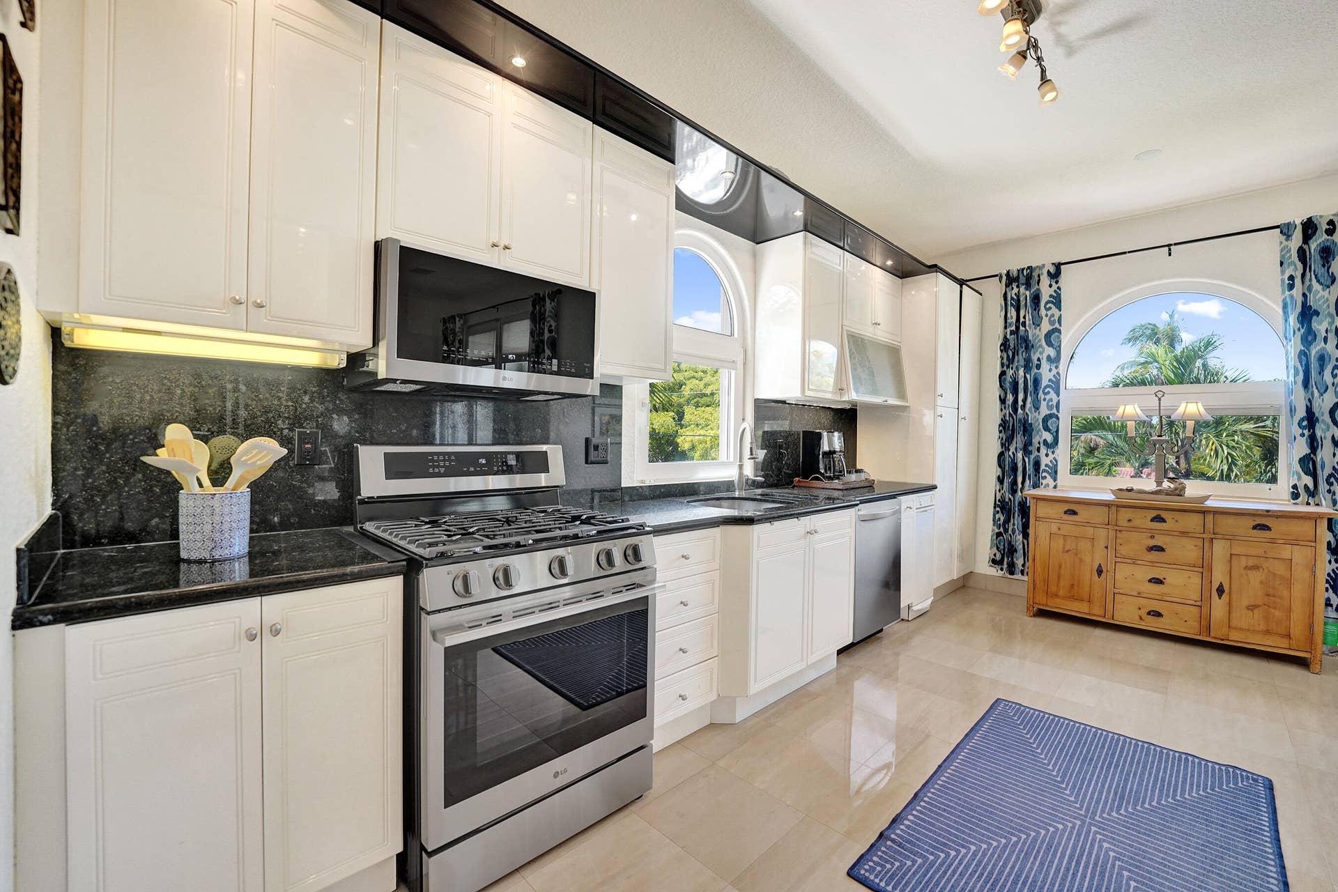 1780 Bay Drive, Pompano Beach, FL 33062 Kitchen 1