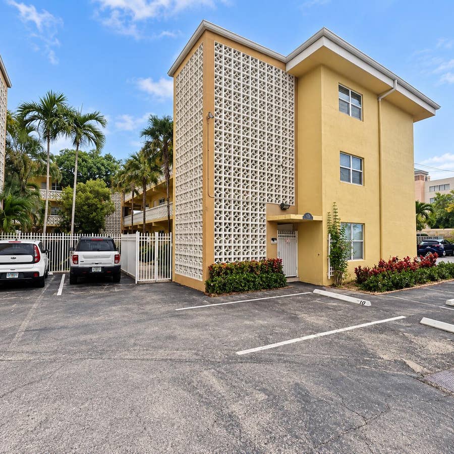 Property photo for 815 Middle River Drive, #110, Fort Lauderdale, FL