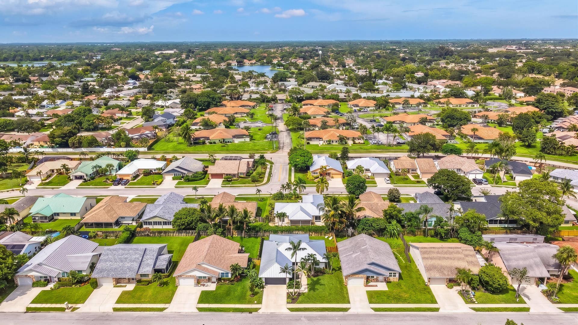 129 Stillwater Circle, Jupiter, FL 33458 Aerial Front