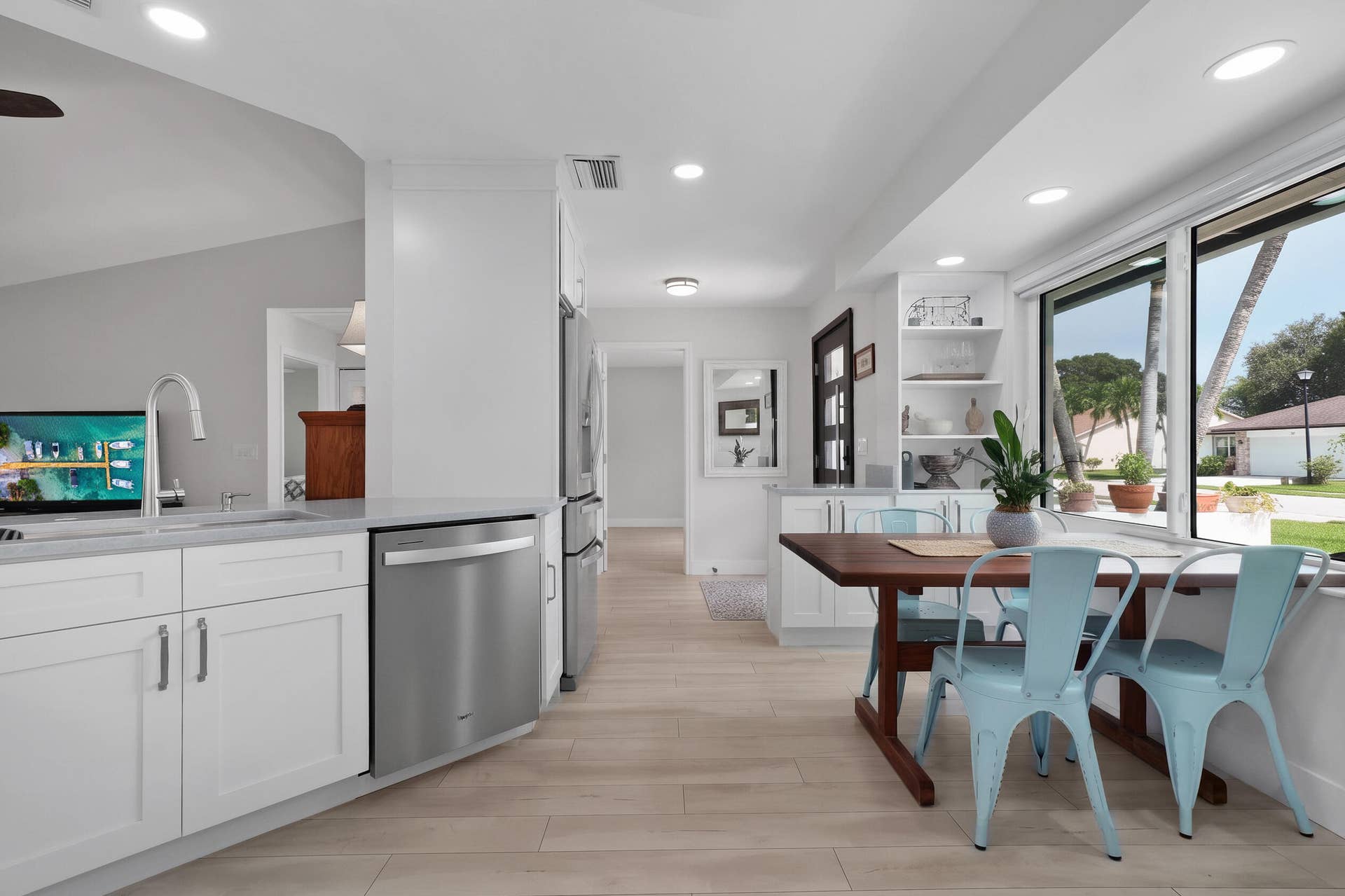 129 Stillwater Circle, Jupiter, FL 33458 Kitchen View to Entrance