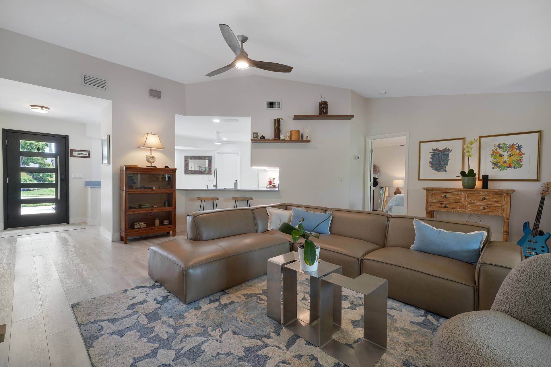 129 Stillwater Circle, Jupiter, FL 33458 Living Room w/ Soaring Ceilings
