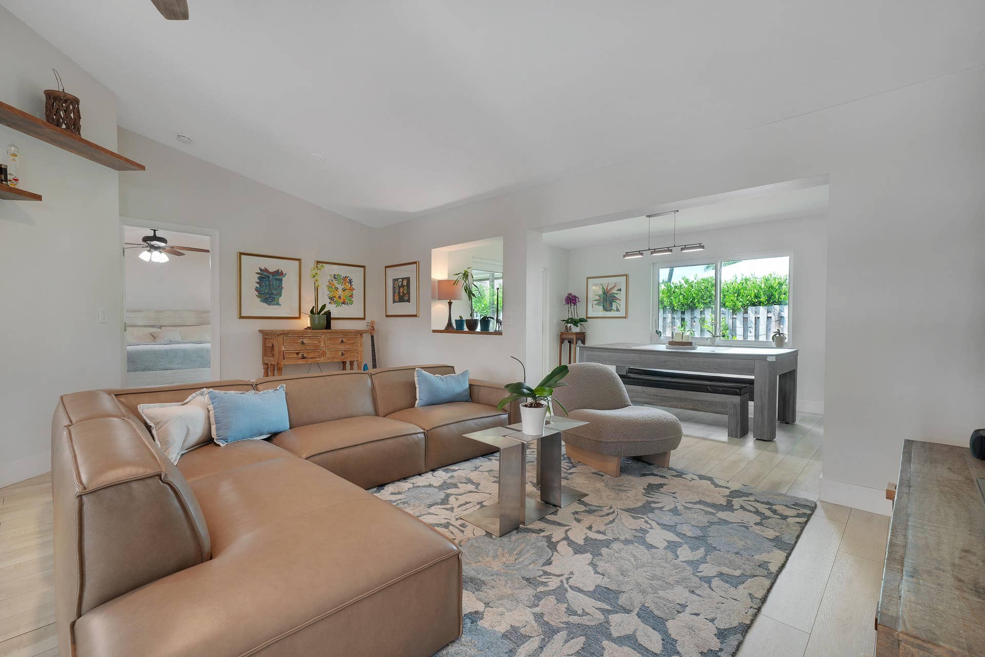 129 Stillwater Circle, Jupiter, FL 33458 Living Room w/ Soaring Ceilings