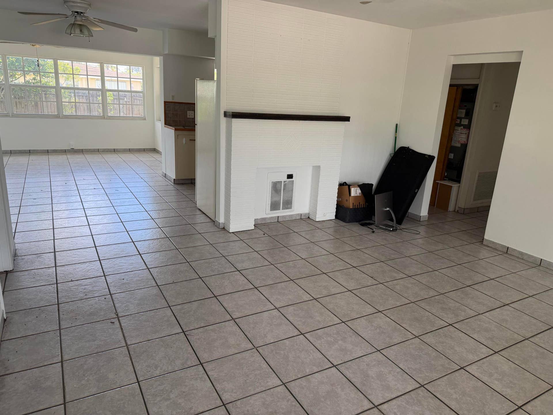 2924 NW 9TH Terrace, Wilton Manors, FL 33311 Tile flooring throughout