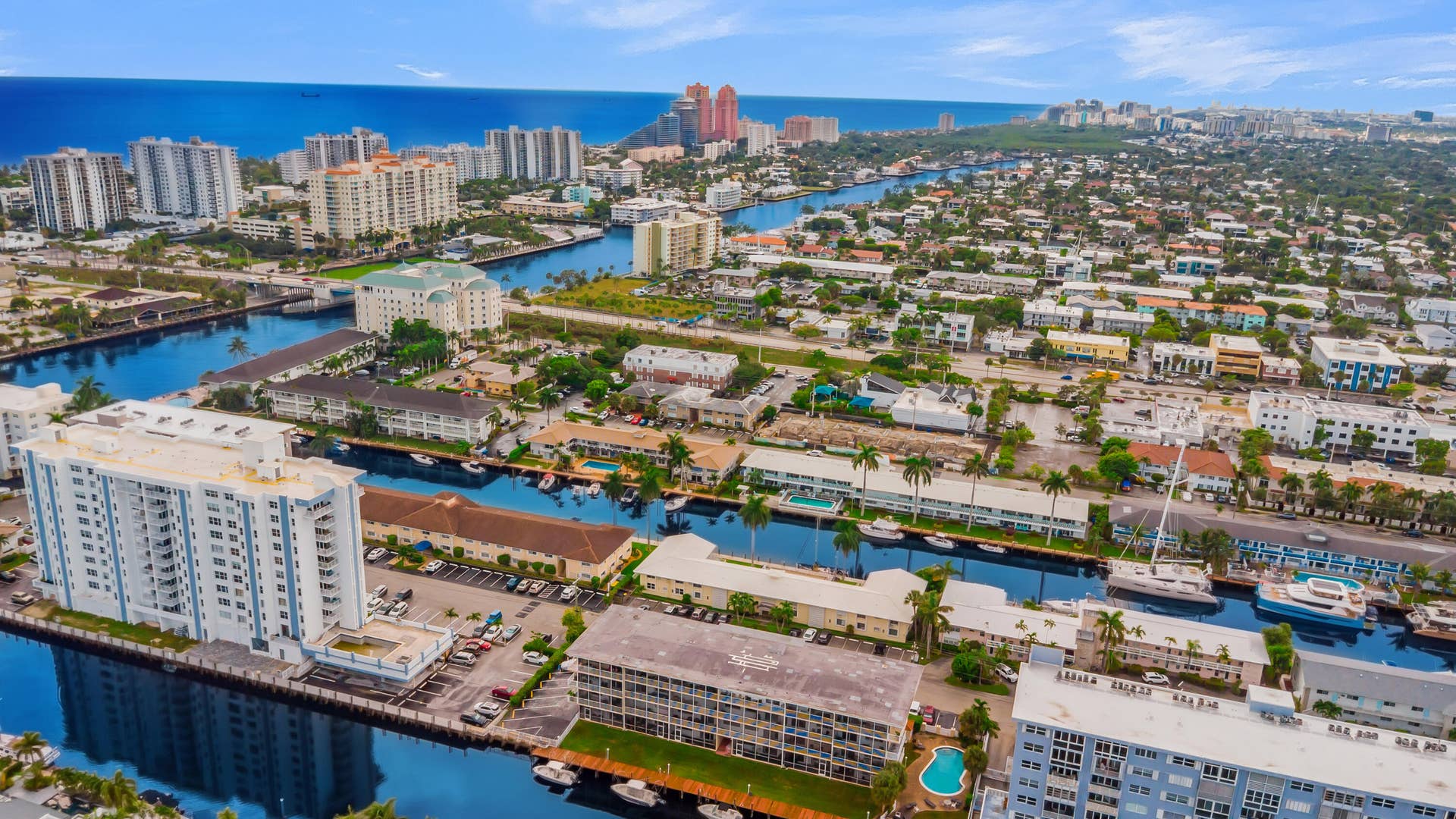 2840 NE 33RD Court, #2, Fort Lauderdale, FL 33306 Coastal urban area featuring waterways, dense residential buildings, and scattered green spaces