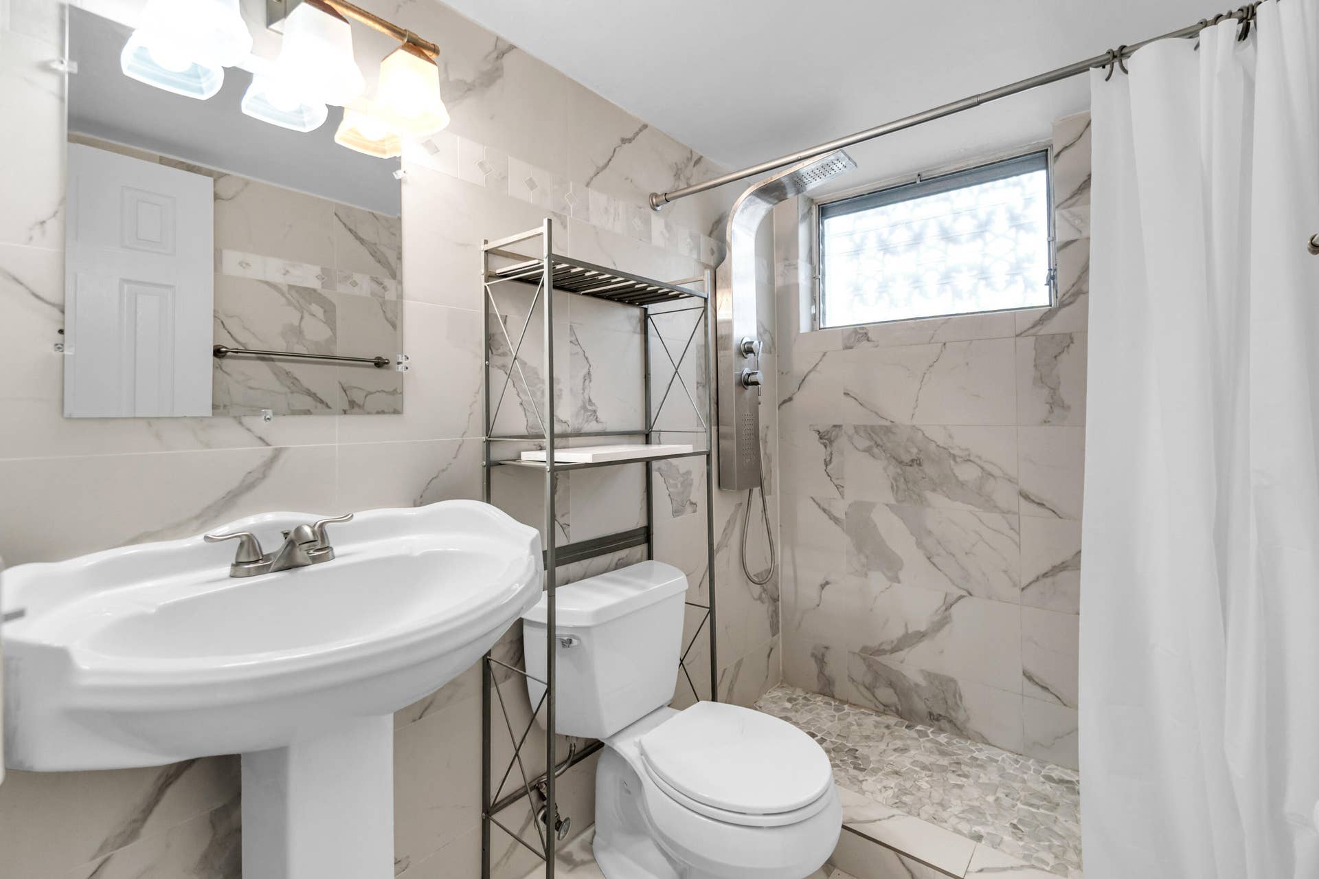 2840 NE 33RD Court, #2, Fort Lauderdale, FL 33306 Bathroom