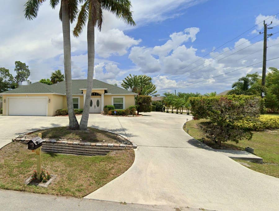 Property photo for 1301 SW BABCOCK Avenue, Port St Lucie, FL