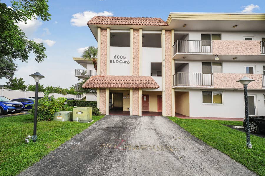 Property photo for 6005 Del Lago Circle, #311, Sunrise, FL