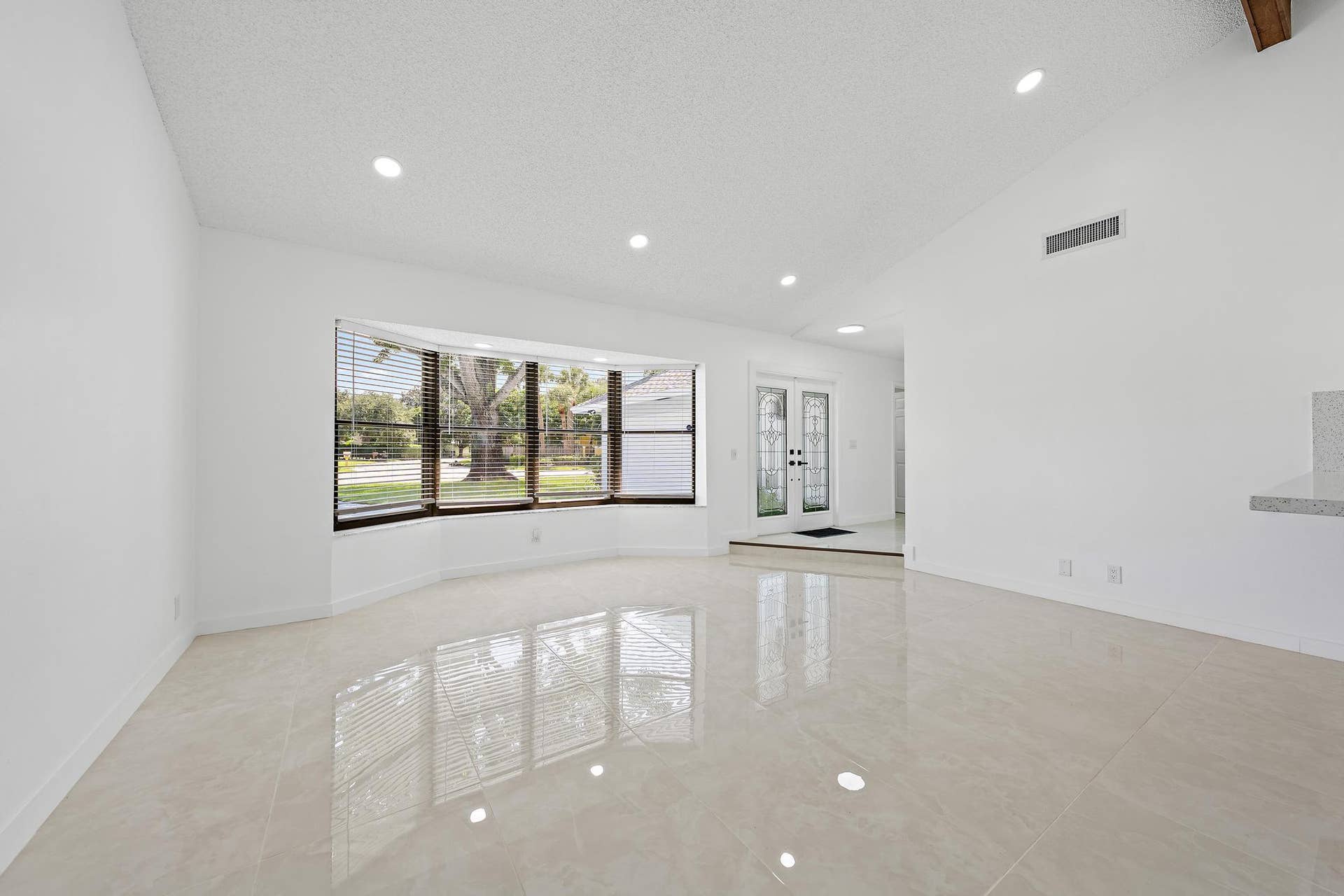 1633 Woods Bend Rd-12