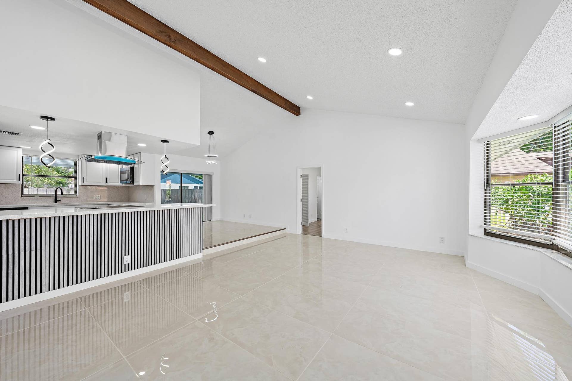 1633 Woods Bend Rd-13