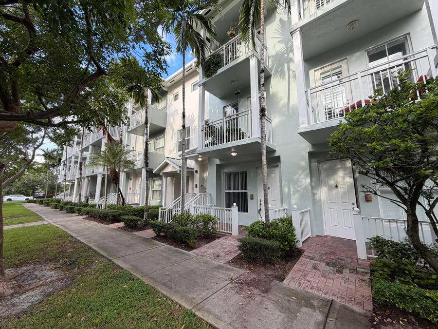 Property photo for 252 SW 14TH Avenue, #252, Fort Lauderdale, FL