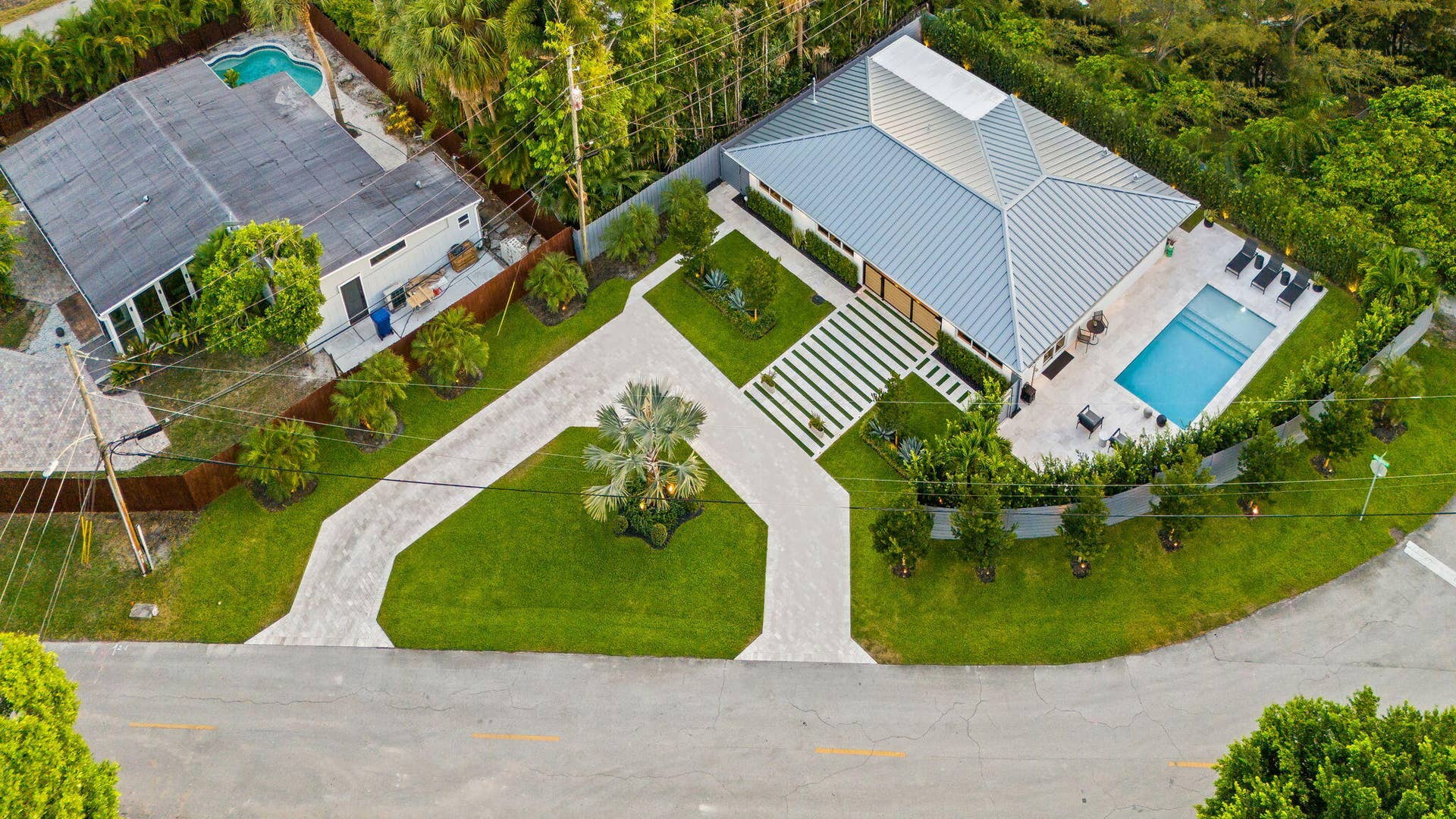 2000 CORAL GARDENS Drive, Wilton Manors, FL 33306 1-web-or-mls-DJI_20260827194015_0947_D