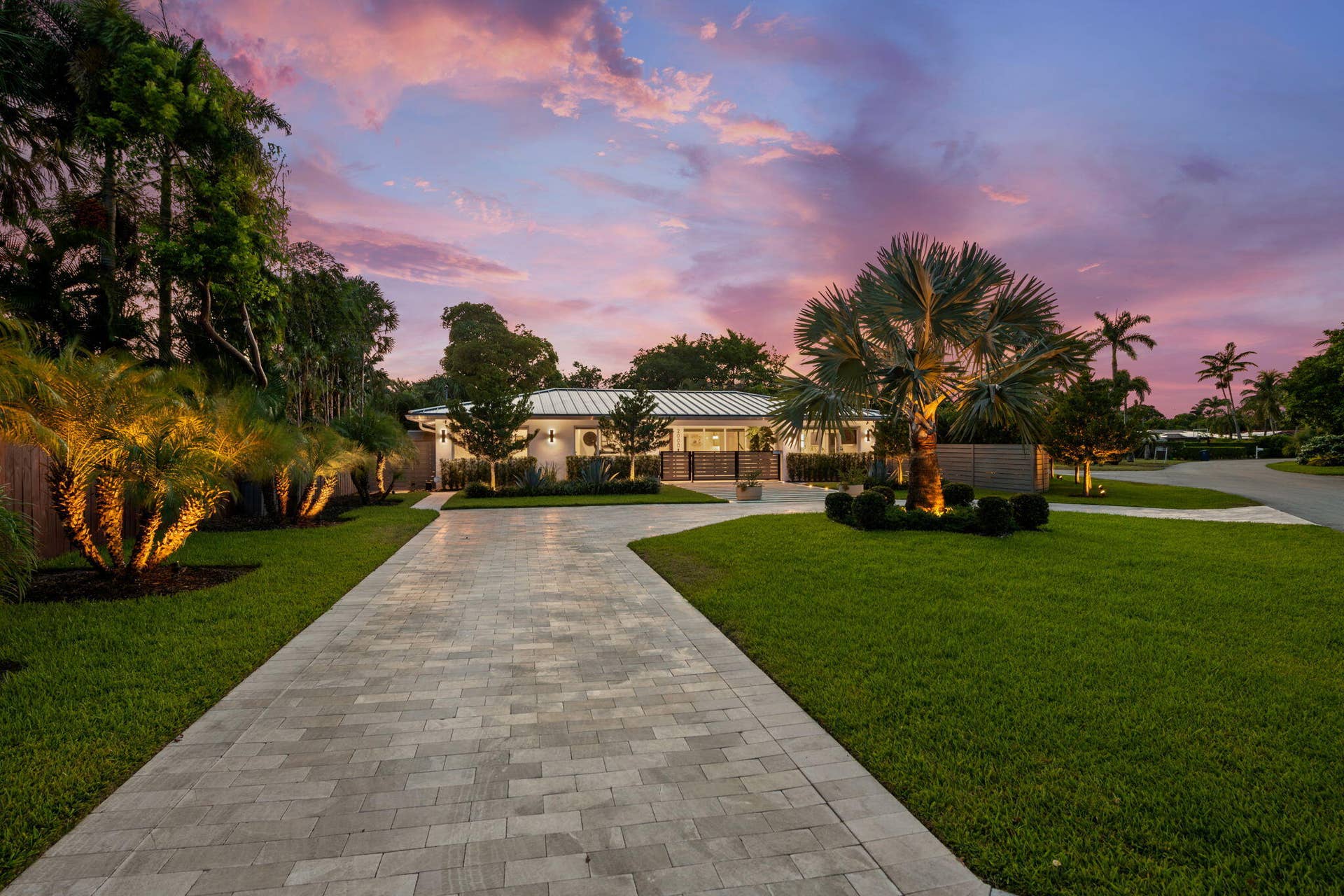 2000 CORAL GARDENS Drive, Wilton Manors, FL 33306 56-web-or-mls-DSC_2848