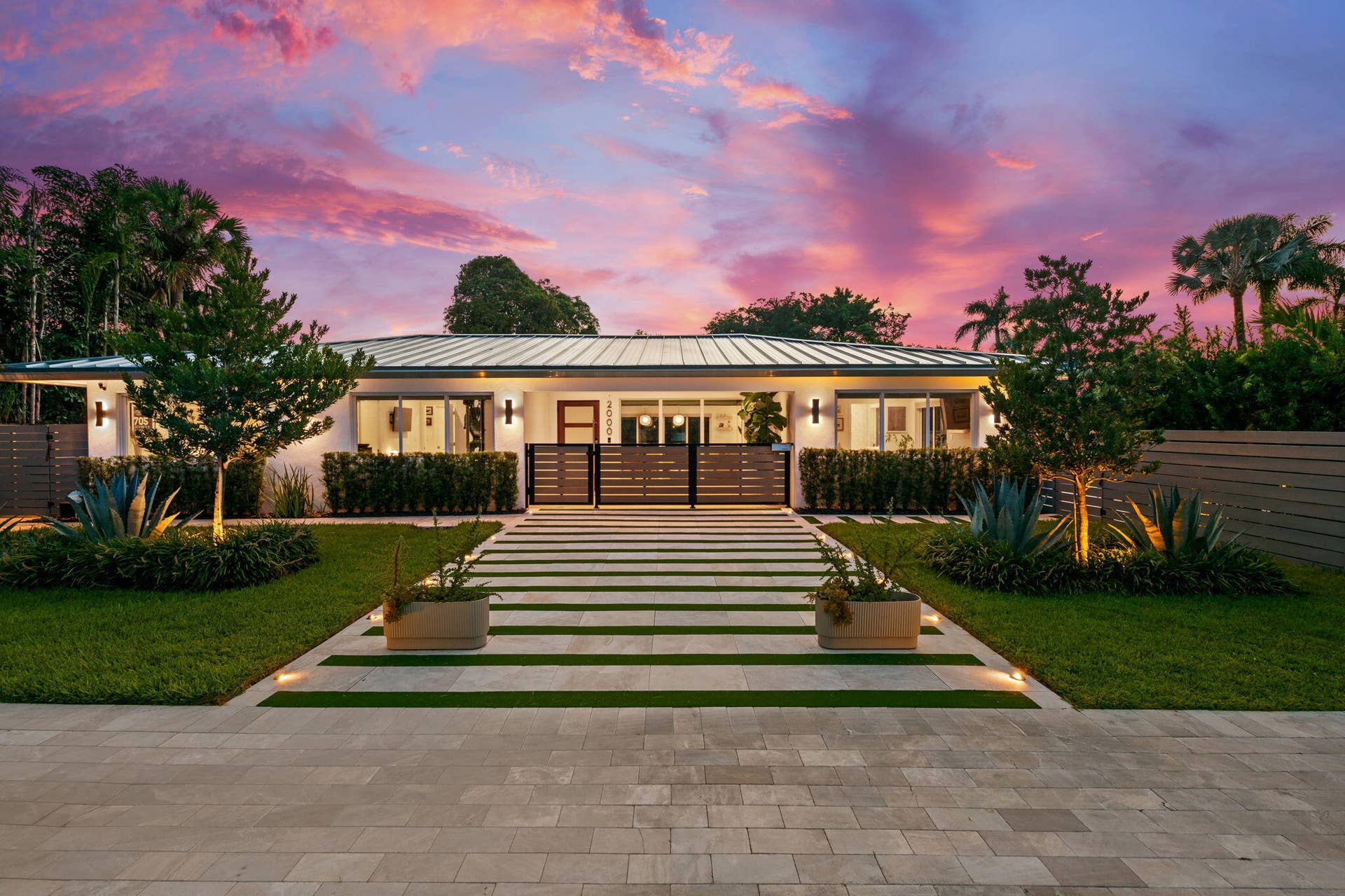 2000 CORAL GARDENS Drive, Wilton Manors, FL 33306 54-web-or-mls-DSC_2829