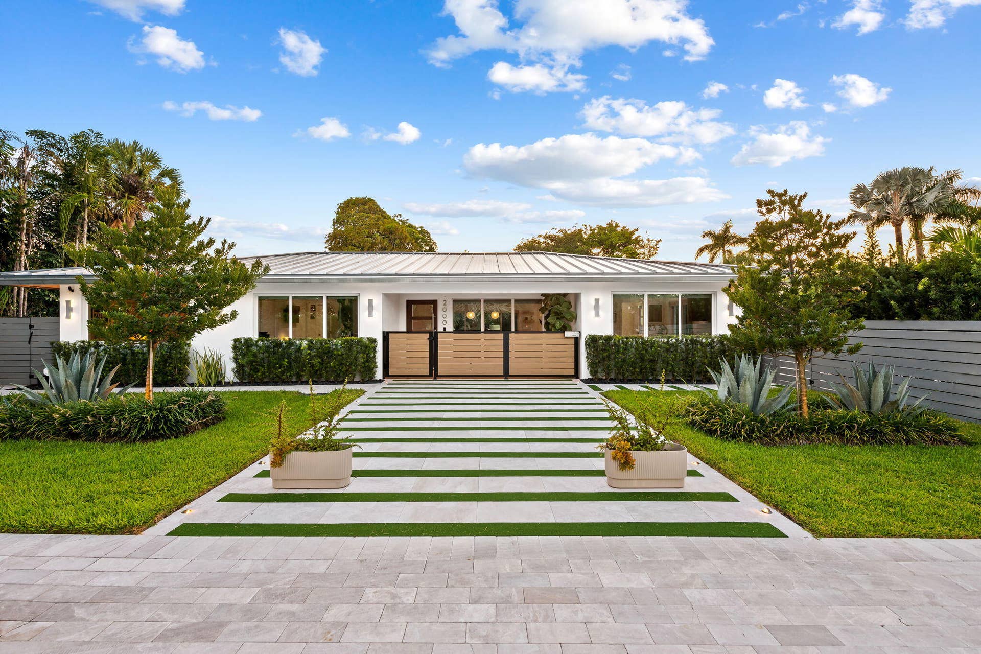 2000 CORAL GARDENS Drive, Wilton Manors, FL 33306 42-web-or-mls-DSC_2745