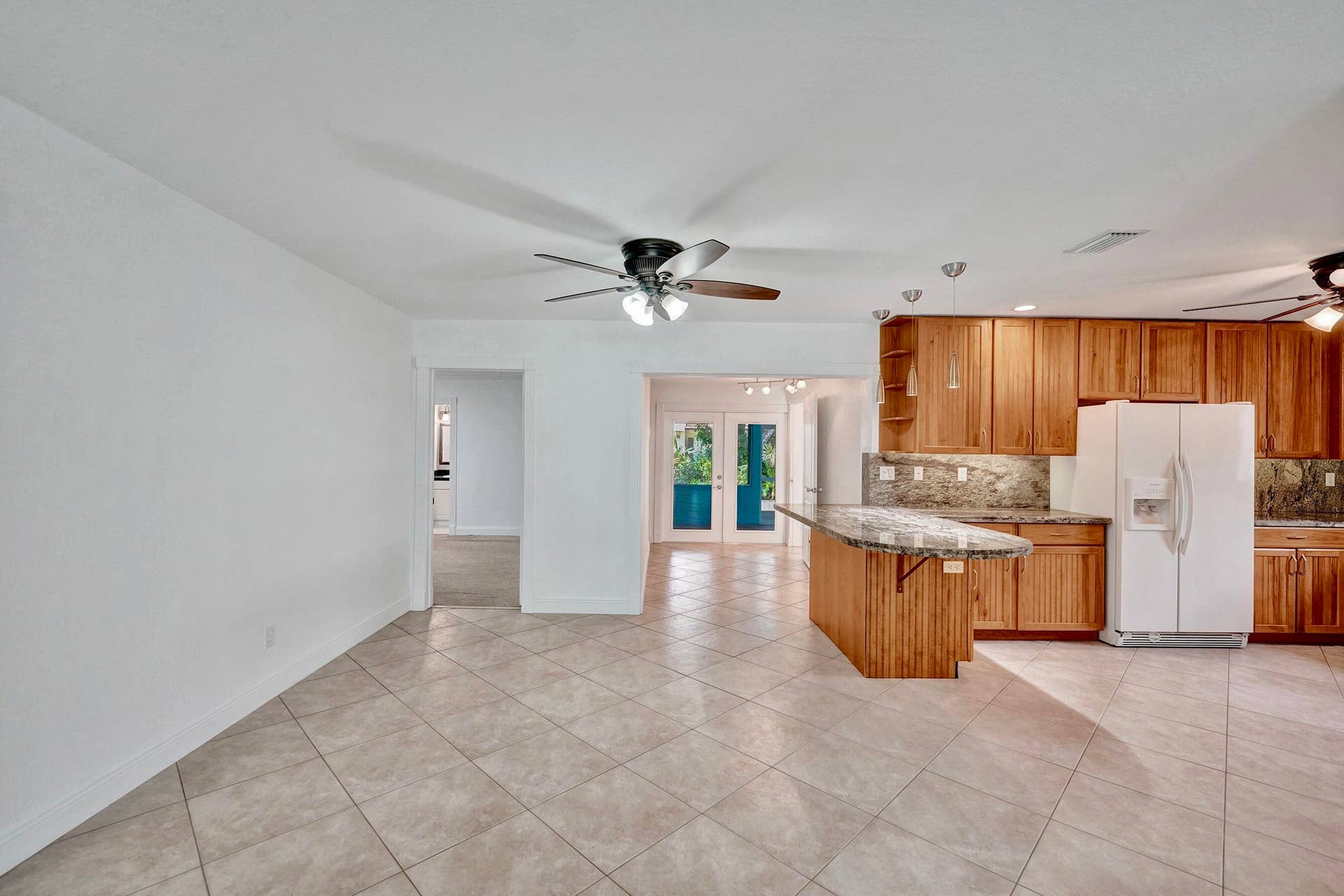 5081 SW 29TH Way, Dania Beach, FL 33312 Dining and Kitchen