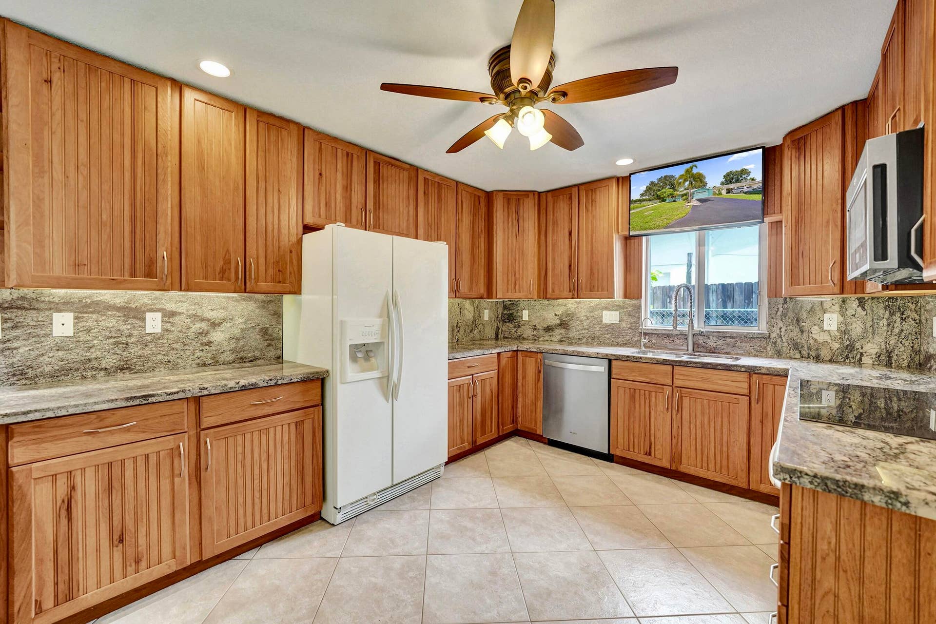 5081 SW 29TH Way, Dania Beach, FL 33312 Kitchen