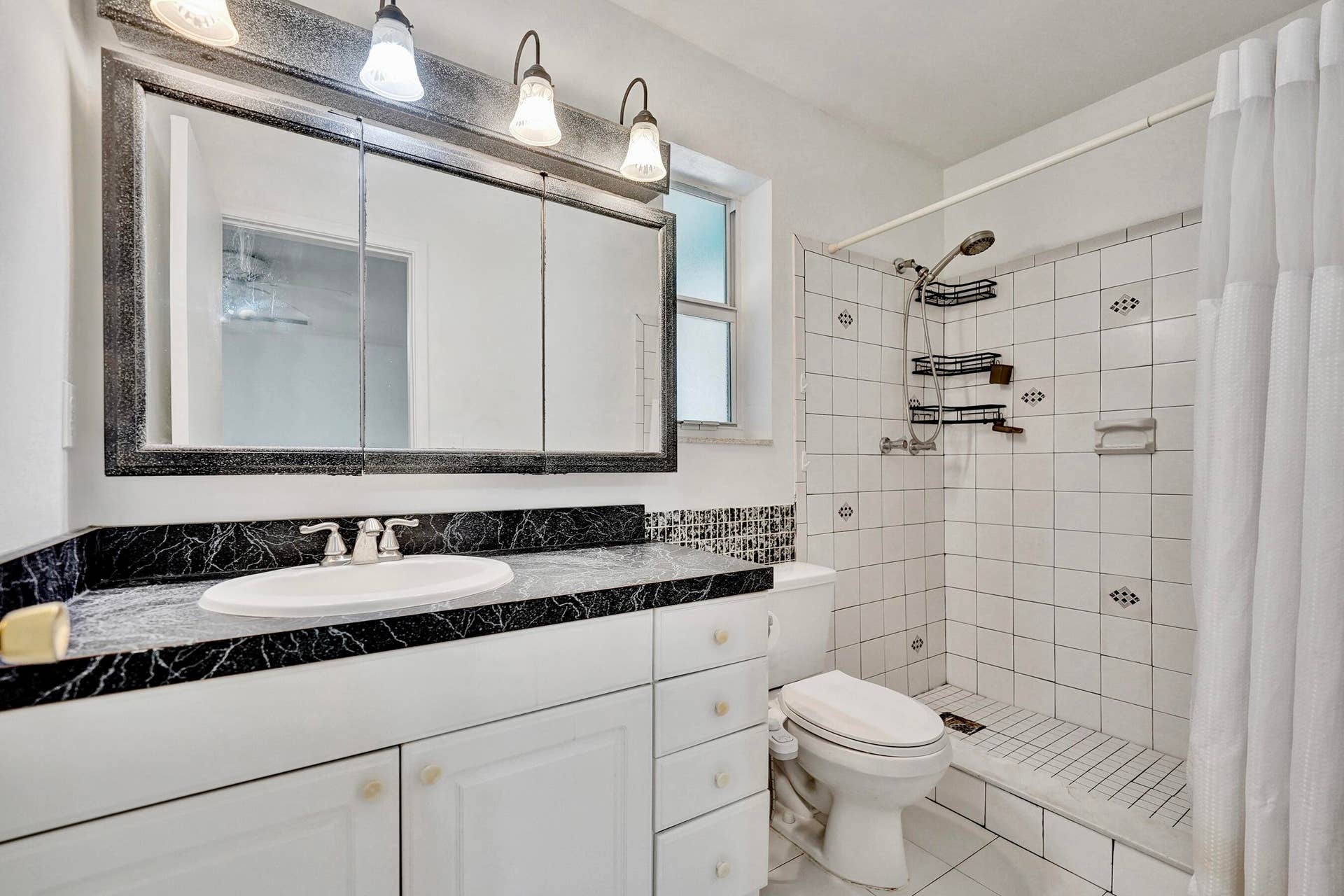 5081 SW 29TH Way, Dania Beach, FL 33312 Bath 1
